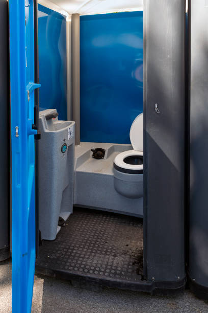 Best Porta potty rental near me  in Hutchinson, MN