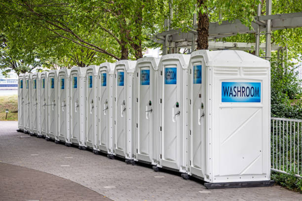 Best Portable restroom trailer rental  in Hutchinson, MN
